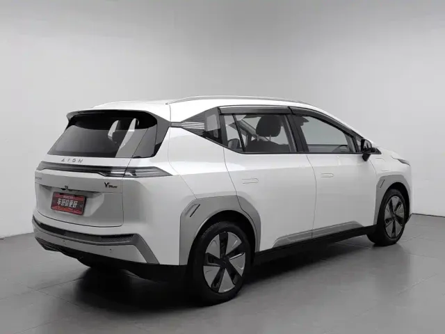 GAC Aion Y — Фото автомобиля 2