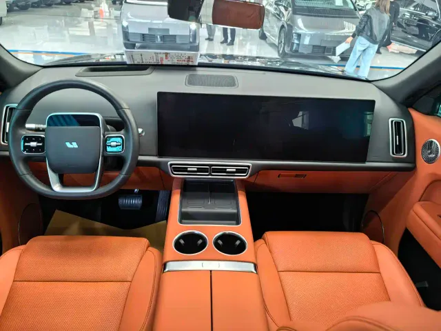 Li Auto L9 — Фото автомобиля 7
