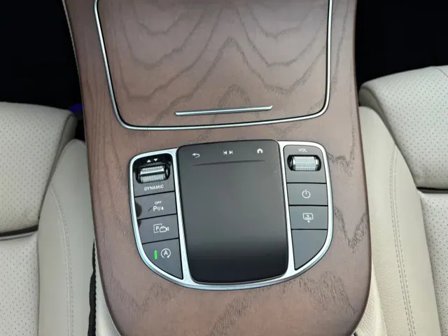Mercedes-Benz E-Class — Фото автомобиля 15