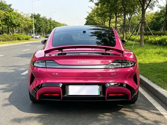 Xiaomi SU7 — Фото автомобиля 16