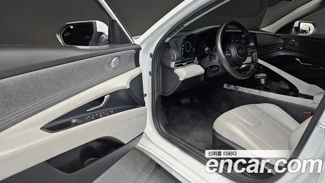 Hyundai Avante CN7 — Фото автомобиля 15