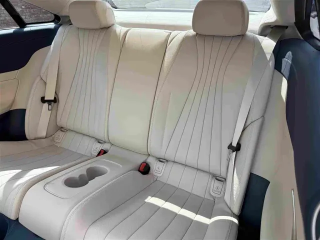 Mercedes-Benz E-Class — Фото автомобиля 16