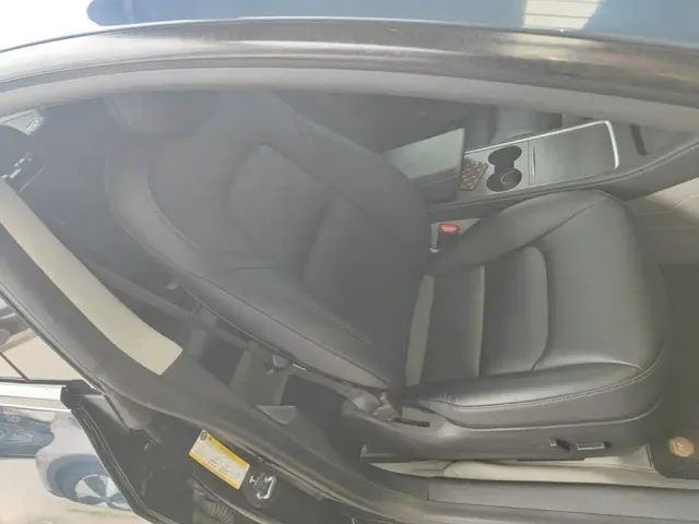 Tesla Model 3 — Фото автомобиля 24