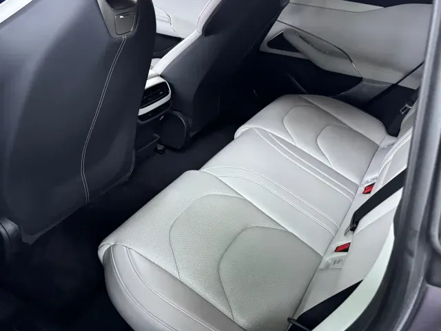 Xiaomi SU7 — Фото автомобиля 11