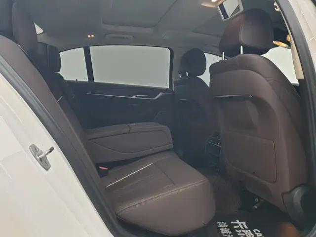 BMW 5 Series — Фото автомобиля 18
