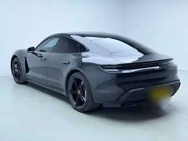 Porsche Taycan — Фото автомобиля 16