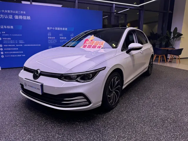 Фотография автомобиля — Volkswagen Golf