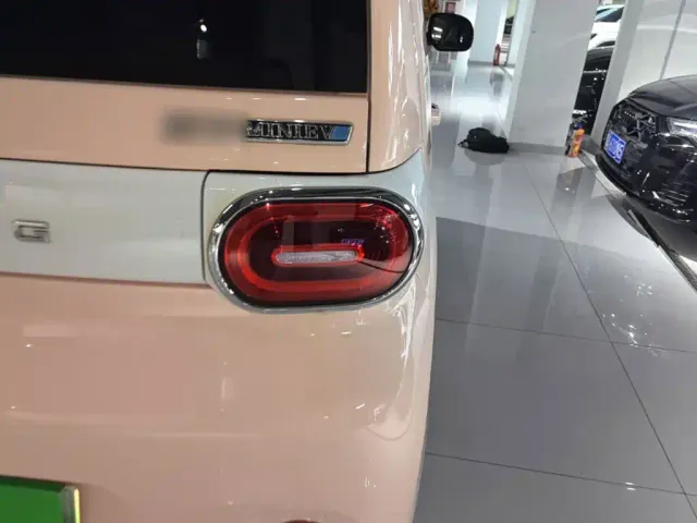 Wuling Hongguang Mini EV — Фото автомобиля 7