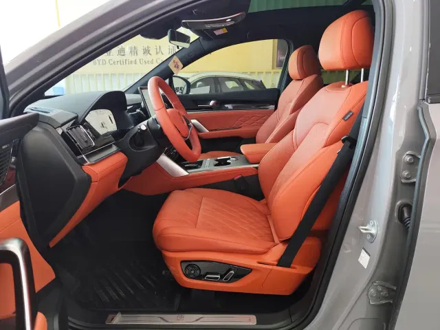 BYD Tang — Фото автомобиля 10