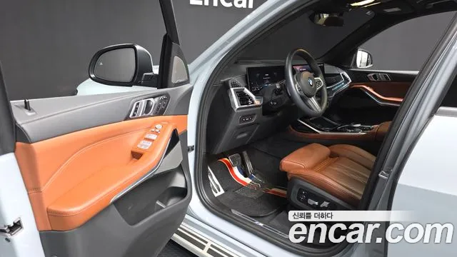 BMW X7 — Фото автомобиля 9