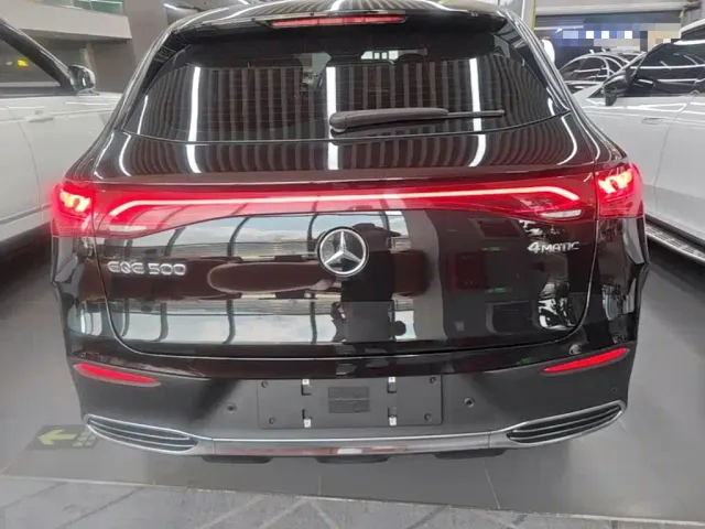 Mercedes-Benz EQE SUV — Фото автомобиля 5
