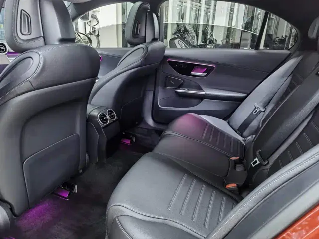 Mercedes-Benz C-Class — Фото автомобиля 12
