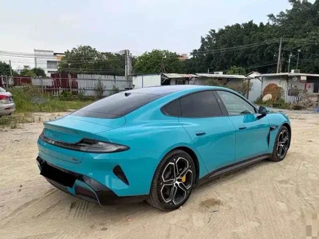 Xiaomi SU7 — Фото автомобиля 3