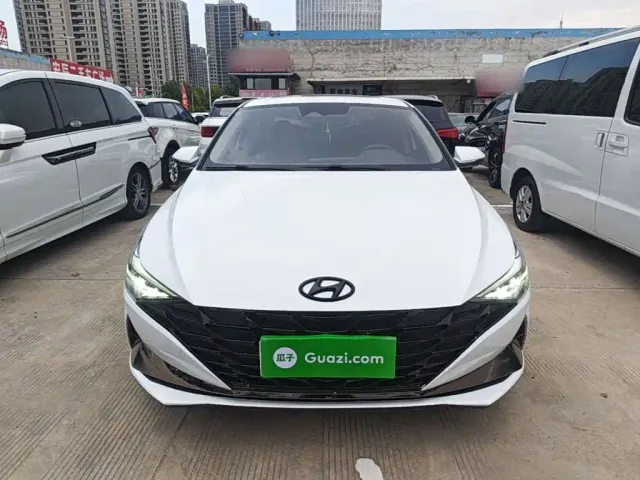 Hyundai Elantra — Фото автомобиля 2