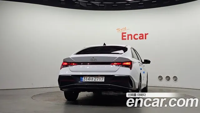 Hyundai AVANTE Новый Avante (CN7) — Фото автомобиля 4