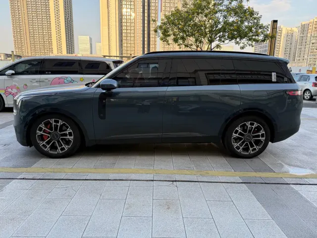 Lynk & Co 900 — Фото автомобиля 3