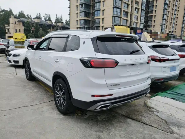 Chery Tiggo 8 — Фото автомобиля 4