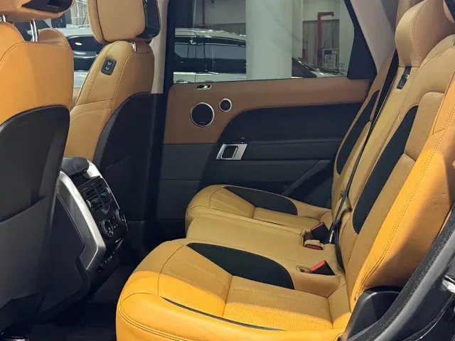 Land Rover Range Rover Sport — Фото автомобиля 14