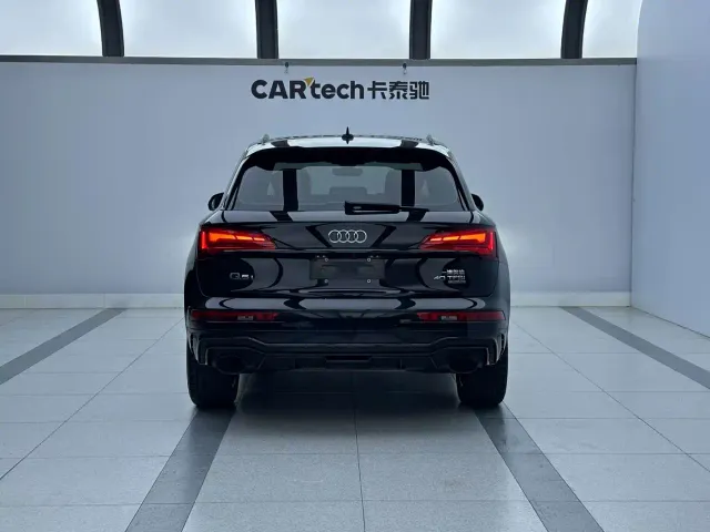 Audi Q5L — Фото автомобиля 10