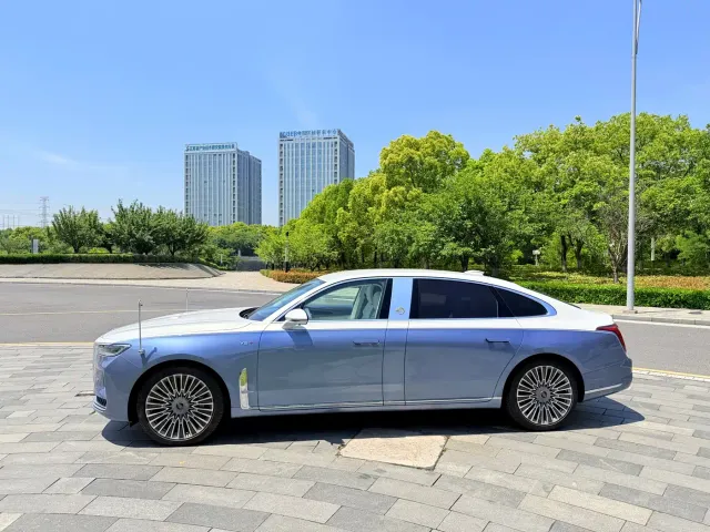 Hongqi H9 — Фото автомобиля 5