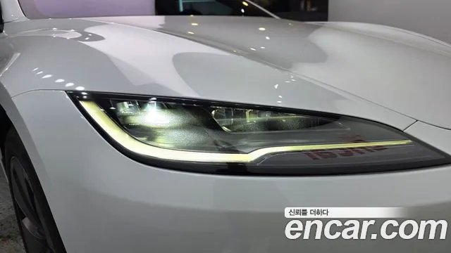 Tesla Model 3 — Фото автомобиля 22