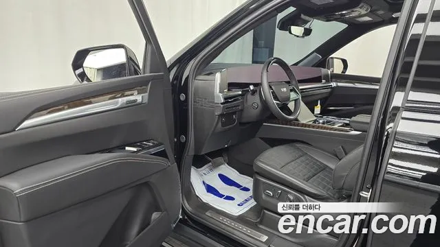 Cadillac Escalade 5th Gen — Фото автомобиля 15