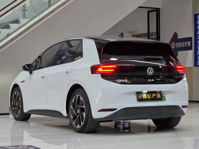 Volkswagen ID.3 — Фото автомобиля 9