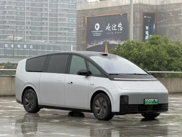 Li Auto MEGA — Фото автомобиля 8