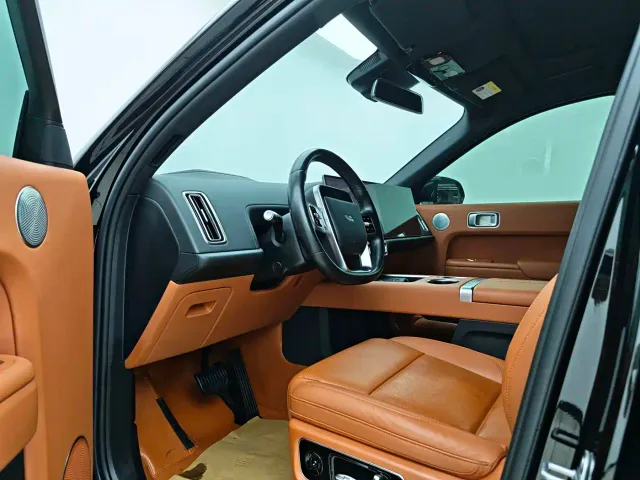 Li Auto L8 — Фото автомобиля 4