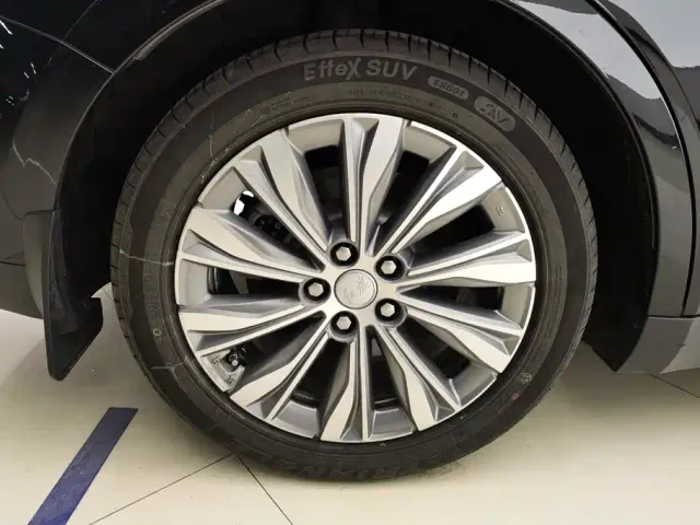 Hongqi E-QM5 — Фото автомобиля 6