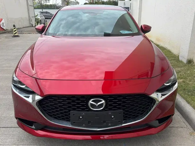 Mazda Axela — Фото автомобиля 4