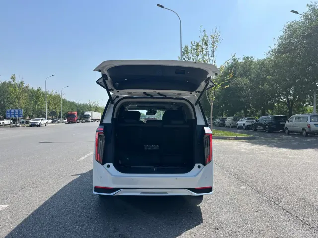 GAC Trumpchi M8 — Фото автомобиля 18