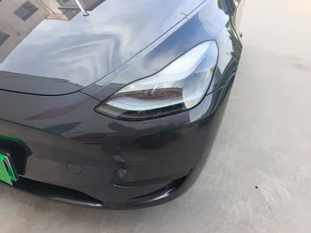 Tesla Model Y — Фото автомобиля 23