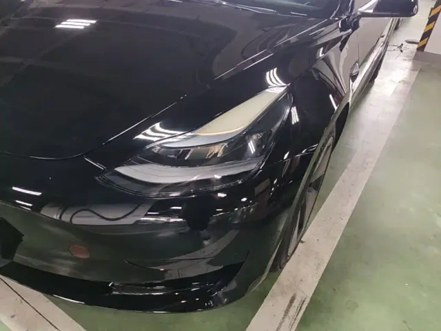 Tesla Model 3 — Фото автомобиля 23
