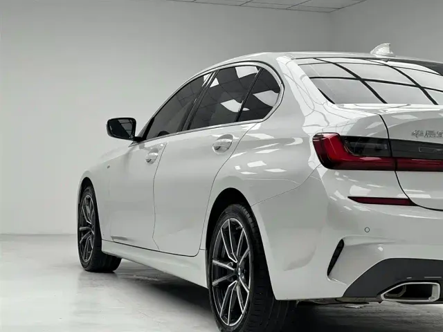BMW 3 Series — Фото автомобиля 9