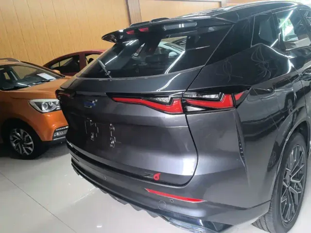Changan Oshan Z6 EV — Фото автомобиля 12