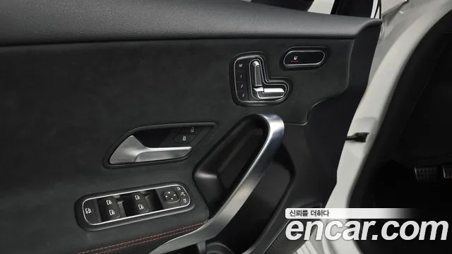 Mercedes-Benz A-Class — Фото автомобиля 23