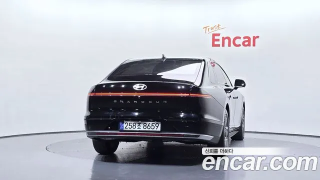 Hyundai Grandeur GN7 — Фото автомобиля 4