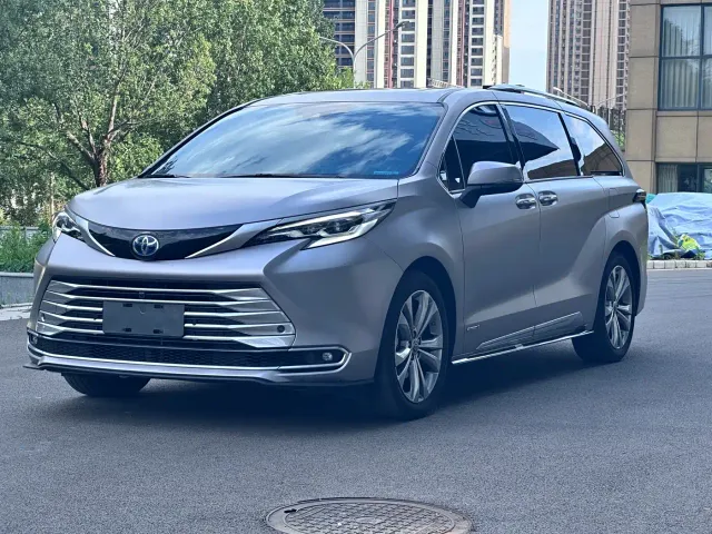 Фотография автомобиля — Toyota Sienna