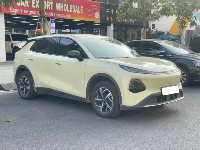 Changan Qiyuan Q05 — Фото автомобиля 3