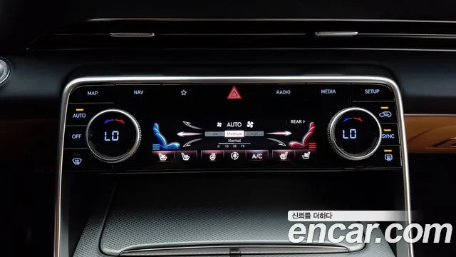 Genesis GV80 — Фото автомобиля 17