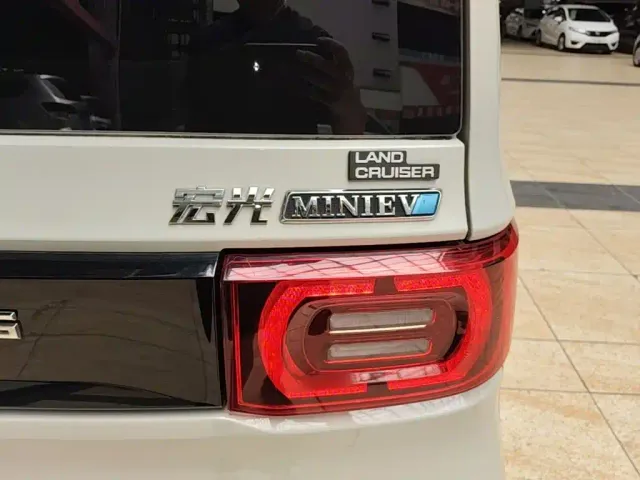 Wuling Hongguang Mini EV — Фото автомобиля 7