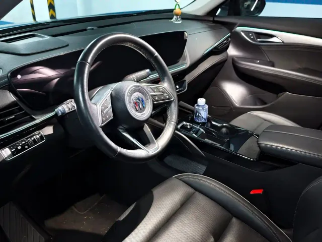 Buick Envision Plus — Фото автомобиля 4