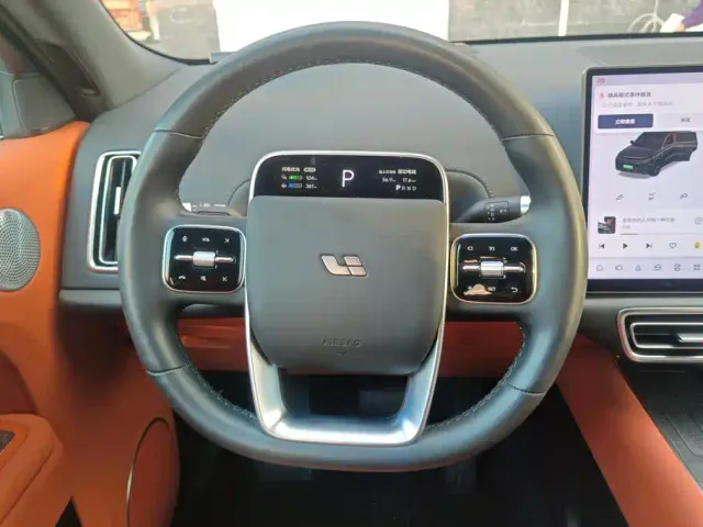 Li Auto L8 — Фото автомобиля 15