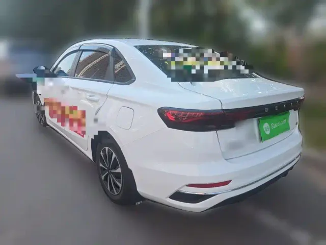 Geely Emgrand — Фото автомобиля 24
