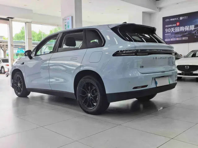 Leapmotor C10 — Фото автомобиля 9