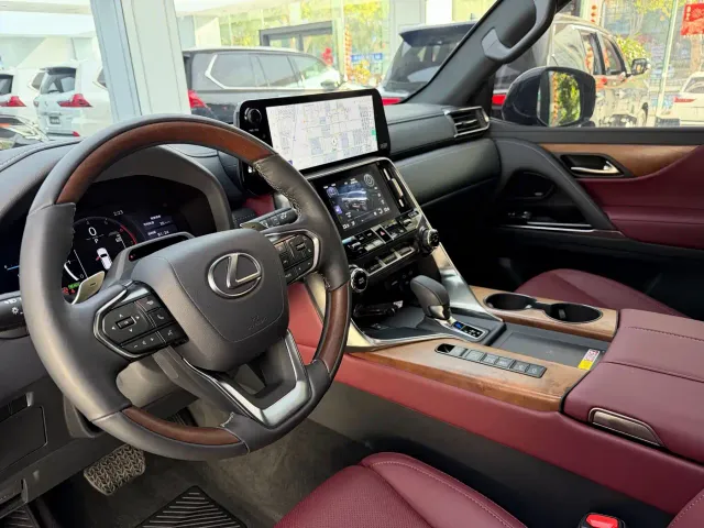 Lexus LX — Фото автомобиля 15
