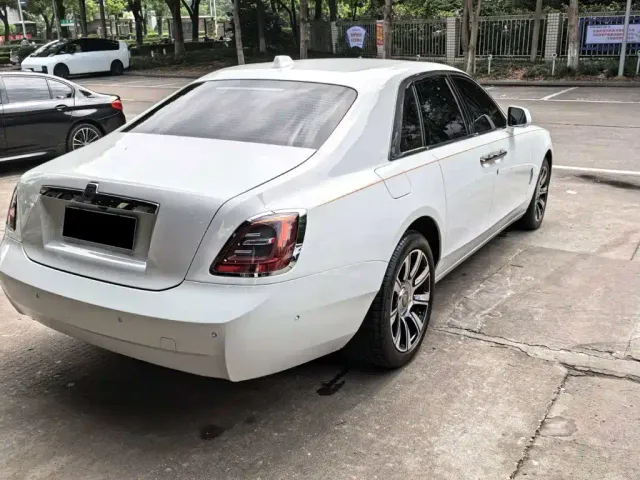 Rolls-Royce Ghost — Фото автомобиля 4