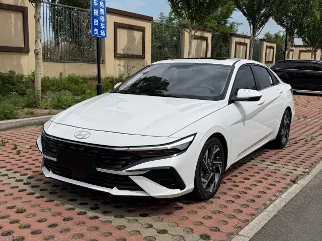 Фотография автомобиля — Hyundai Elantra
