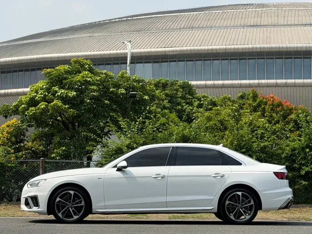 Audi A4L — Фото автомобиля 7